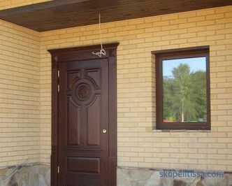 La taille de la porte d'entrée dans une maison privée, la largeur standard de GOST, la hauteur avec une boîte, le choix des boîtes et du linge de maison