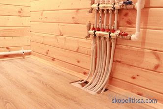 Comment faire des planchers chauffants dans une maison en bois: options pour l'appareil et l'installation