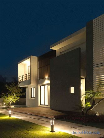 Conception d'une maison moderne à deux étages avec un toit plat