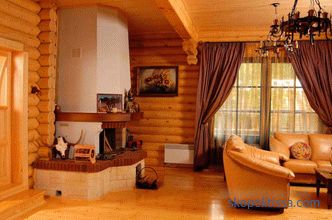 Maison de bois avec grenier, maison de campagne en bois avec grenier, planification de la maison de bois avec grenier