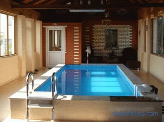 Projets typiques et individuels de maisons avec piscine: les nuances du choix