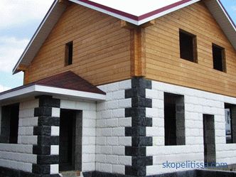 Projets de maisons combinées en pierre et en bois pour une construction clé en main à Moscou