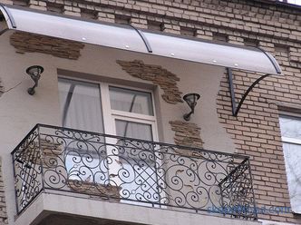 vitrage des balcons avec un toit clé en main, le prix à Moscou